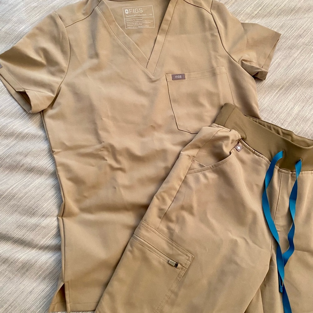 NWT - Figs Scrub Set